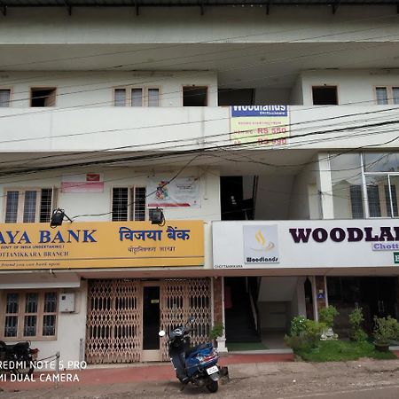 Hotel Woodlands Chottanikara Ngoại thất bức ảnh