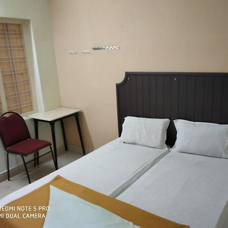 Hotel Woodlands Chottanikara Ngoại thất bức ảnh