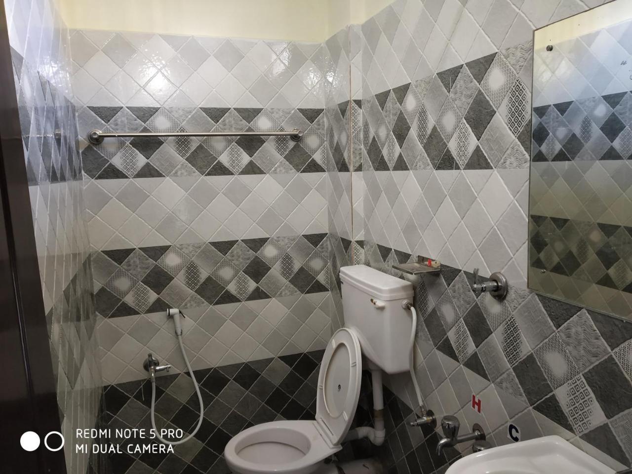 Hotel Woodlands Chottanikara Ngoại thất bức ảnh