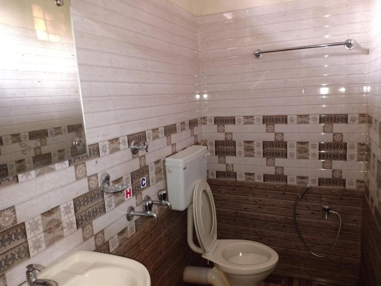 Hotel Woodlands Chottanikara Ngoại thất bức ảnh